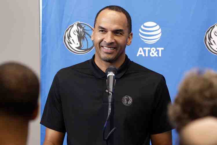 Shams:獨行俠內部現在很分裂 有些人試圖與東契奇交易劃清界限