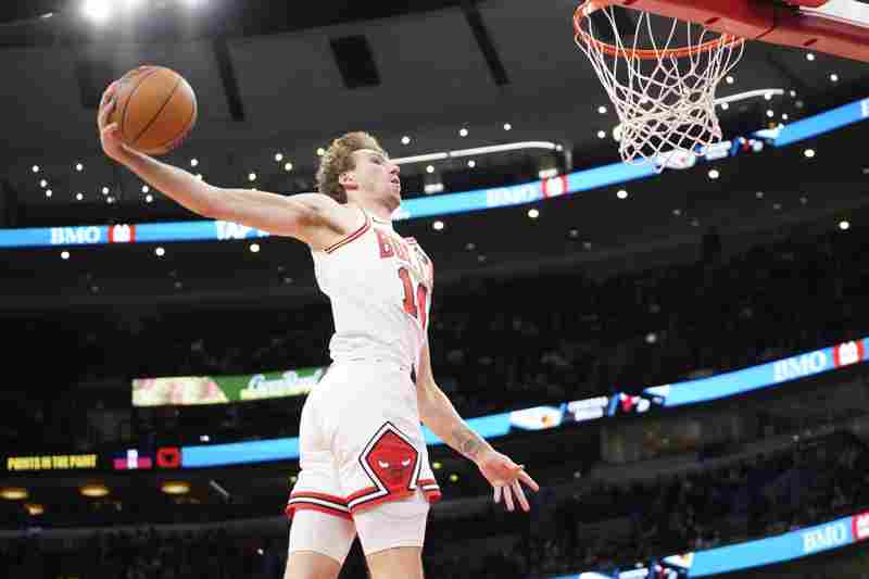 難救主!布澤利斯14中7砍全隊最高21分14板 罰球5中5