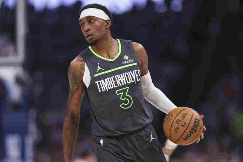 麥丹談華子投籃時他提前慶祝:每次都覺得他會進 可能我該搶搶板