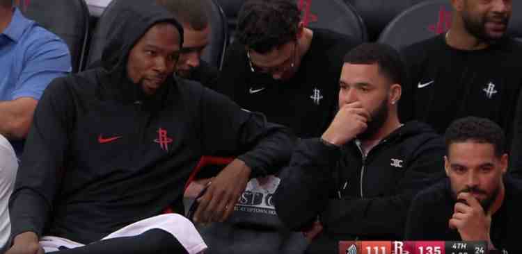 比賽沒懸念了!杜蘭特&范弗里特替補席閑聊