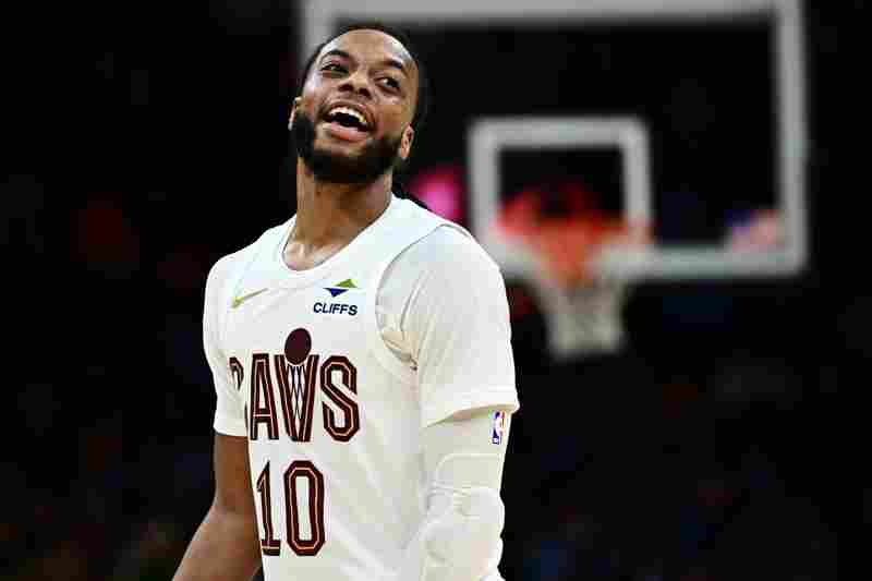 記者:加蘭進攻端帶來幫助 但防守端成了普理查德和布朗的活靶子