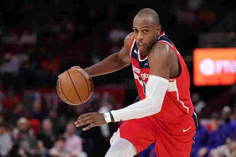 老道!米德爾頓迎著懷特搶投 三分命中還造犯規打成3+1