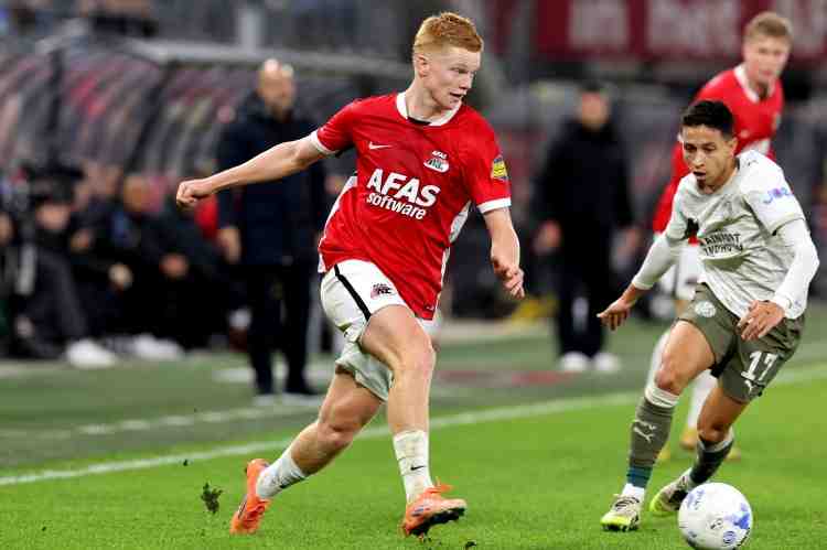 電訊報:阿爾克馬爾冬窗不急于出售斯米特,夏窗可能價格更高